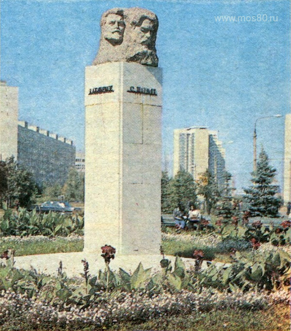 Памятник 26 бакинским комиссарам