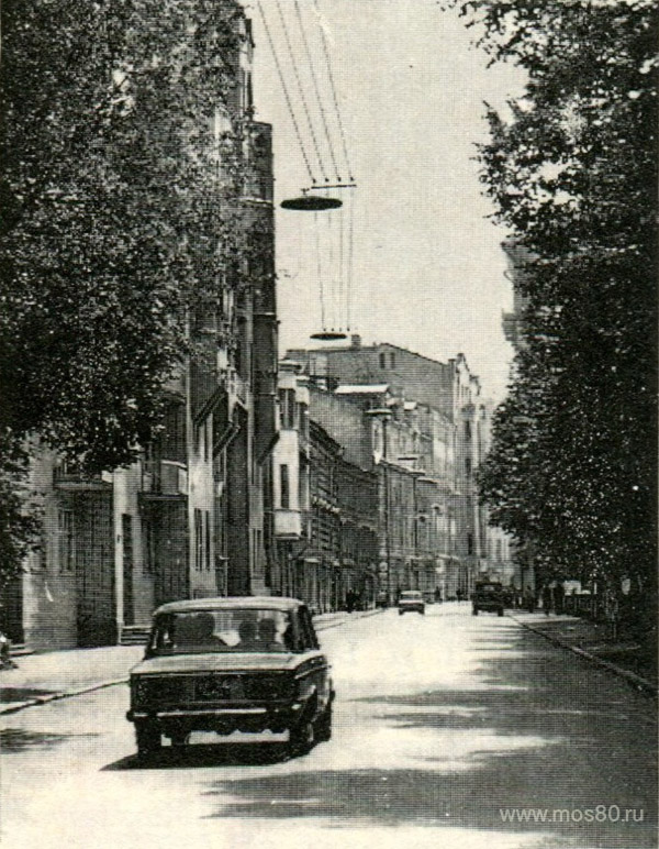 Малая Бронная улица