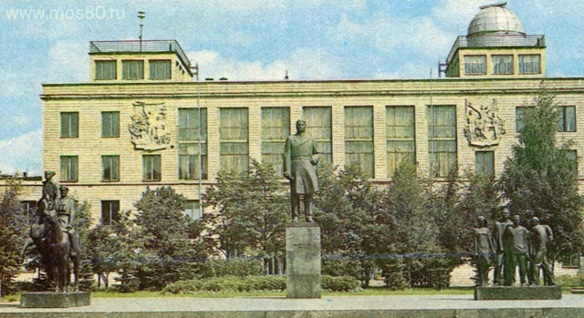 Памятник А. А. Фадееву